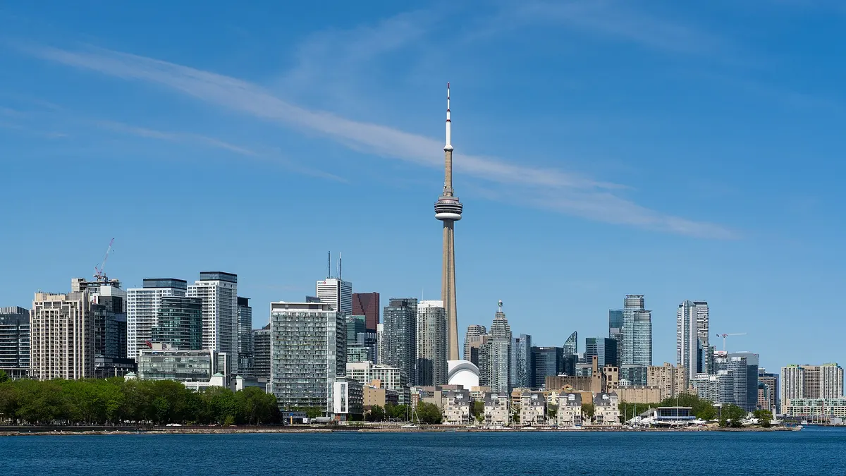 Live and Work in Toronto in 2027: Jobs, Salaries, Housing and Moving Guide